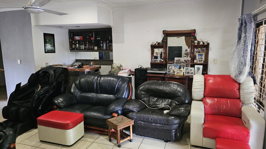 6 Bedroom Property for Sale in Margate KwaZulu-Natal