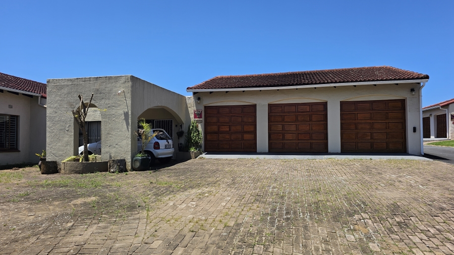 6 Bedroom Property for Sale in Margate KwaZulu-Natal