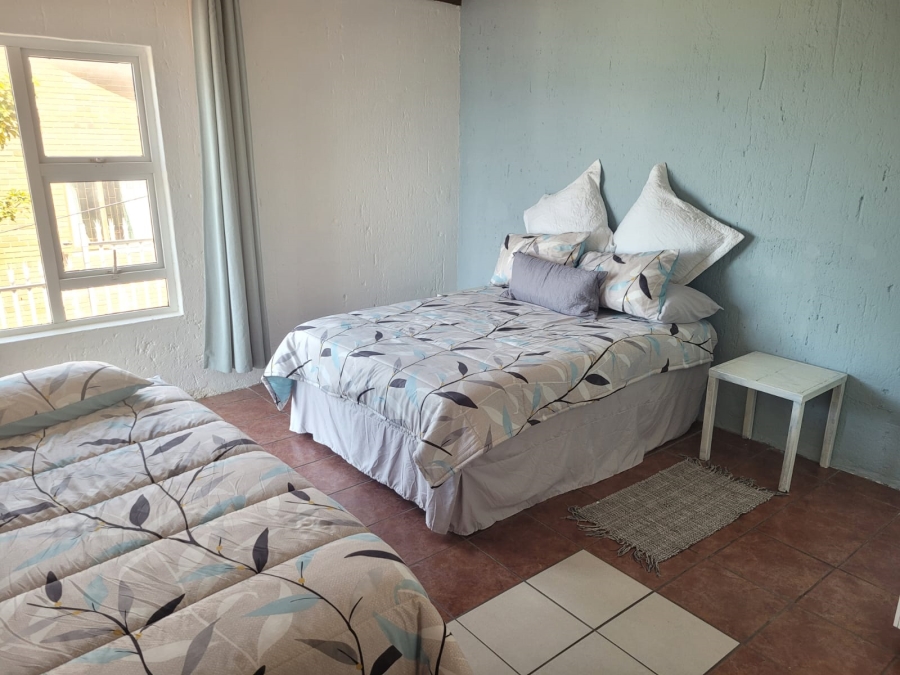 To Let 6 Bedroom Property for Rent in Manaba Beach KwaZulu-Natal