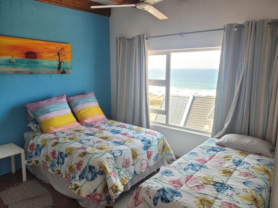 To Let 6 Bedroom Property for Rent in Manaba Beach KwaZulu-Natal