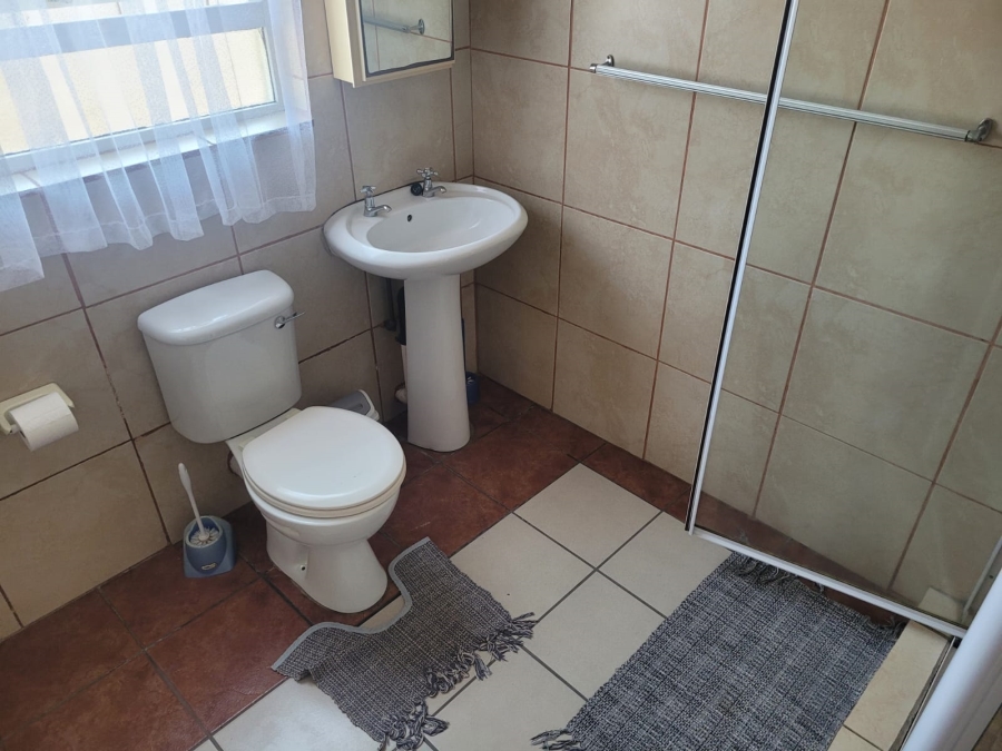 To Let 6 Bedroom Property for Rent in Manaba Beach KwaZulu-Natal