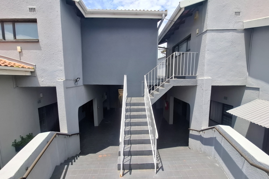 To Let 1 Bedroom Property for Rent in Lawrence Rocks KwaZulu-Natal