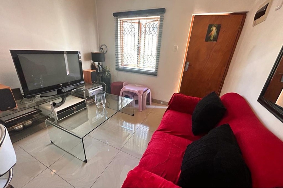 1 Bedroom Property for Sale in Bellair KwaZulu-Natal