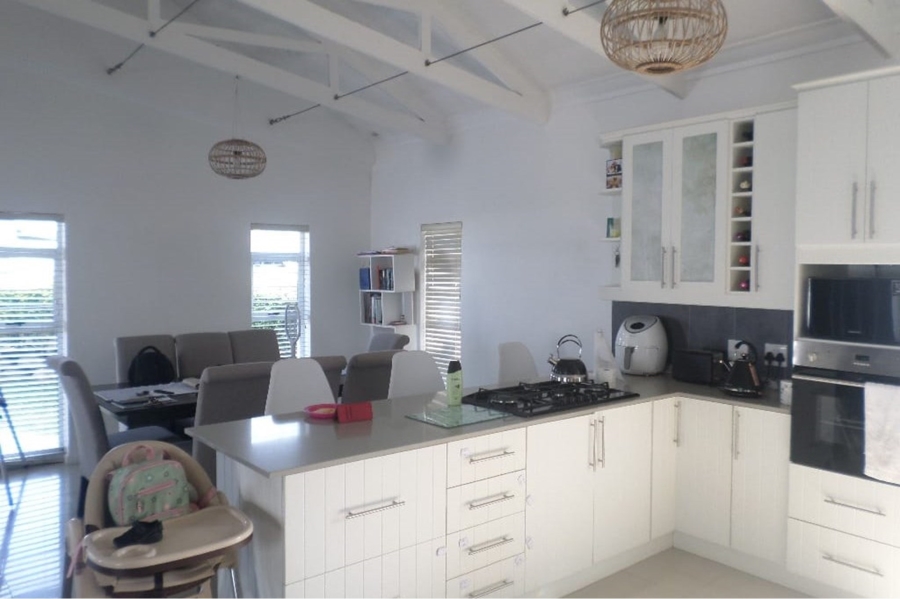 10 Bedroom Property for Sale in Manaba Beach KwaZulu-Natal