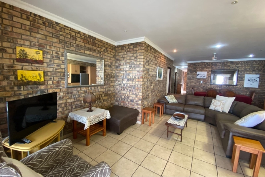 10 Bedroom Property for Sale in Manaba Beach KwaZulu-Natal