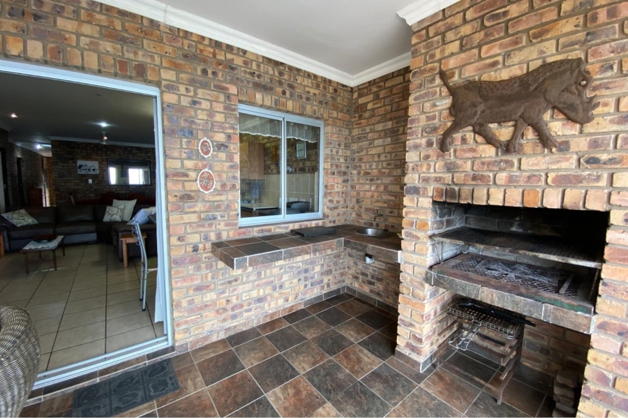 10 Bedroom Property for Sale in Manaba Beach KwaZulu-Natal