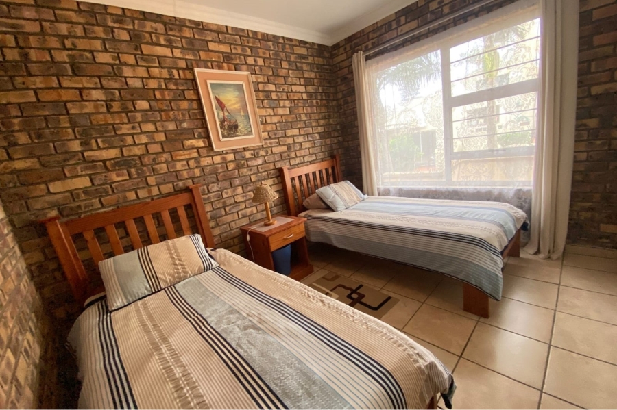 10 Bedroom Property for Sale in Manaba Beach KwaZulu-Natal