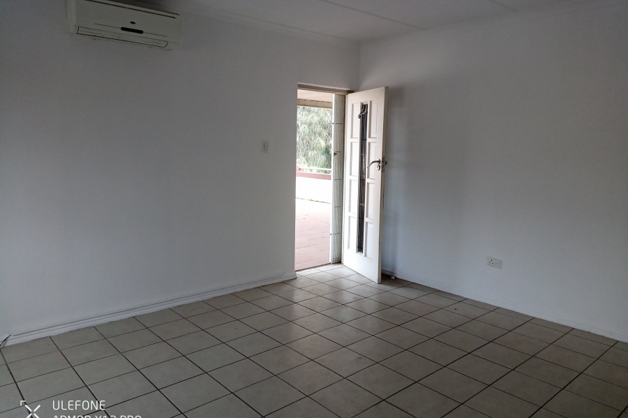 2 Bedroom Property for Sale in Brindhaven KwaZulu-Natal