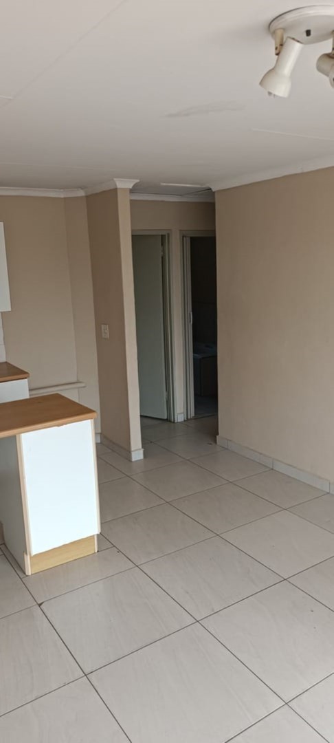 To Let 2 Bedroom Property for Rent in Montclair KwaZulu-Natal