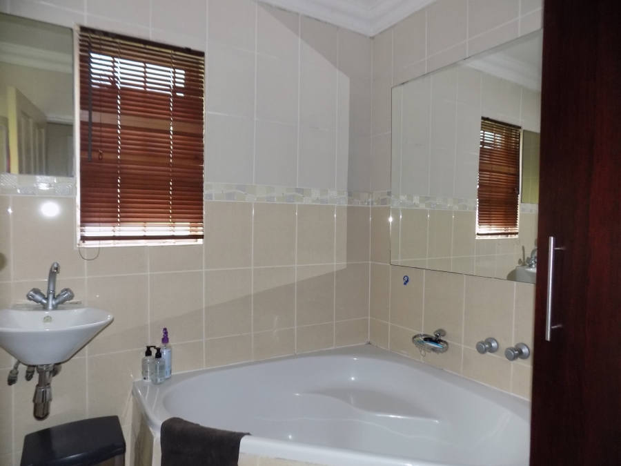 4 Bedroom Property for Sale in Margate KwaZulu-Natal