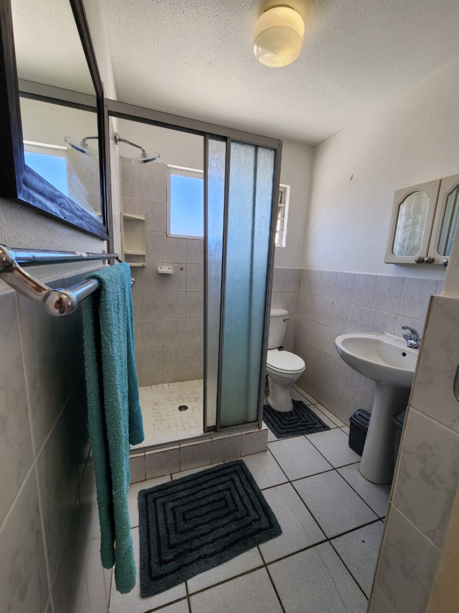 To Let 2 Bedroom Property for Rent in Margate KwaZulu-Natal