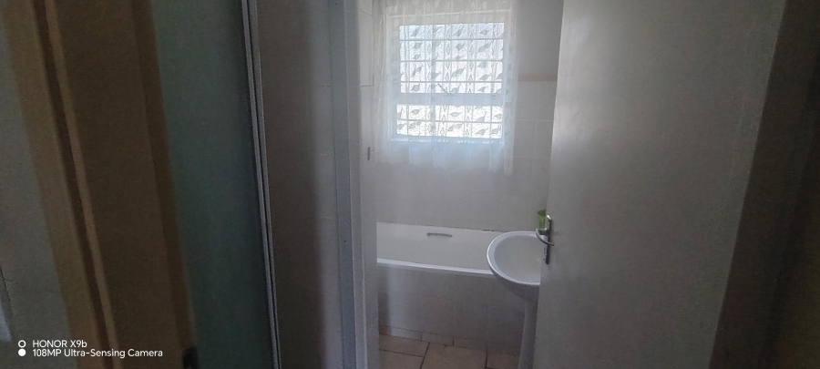 2 Bedroom Property for Sale in Lawrence Rocks KwaZulu-Natal