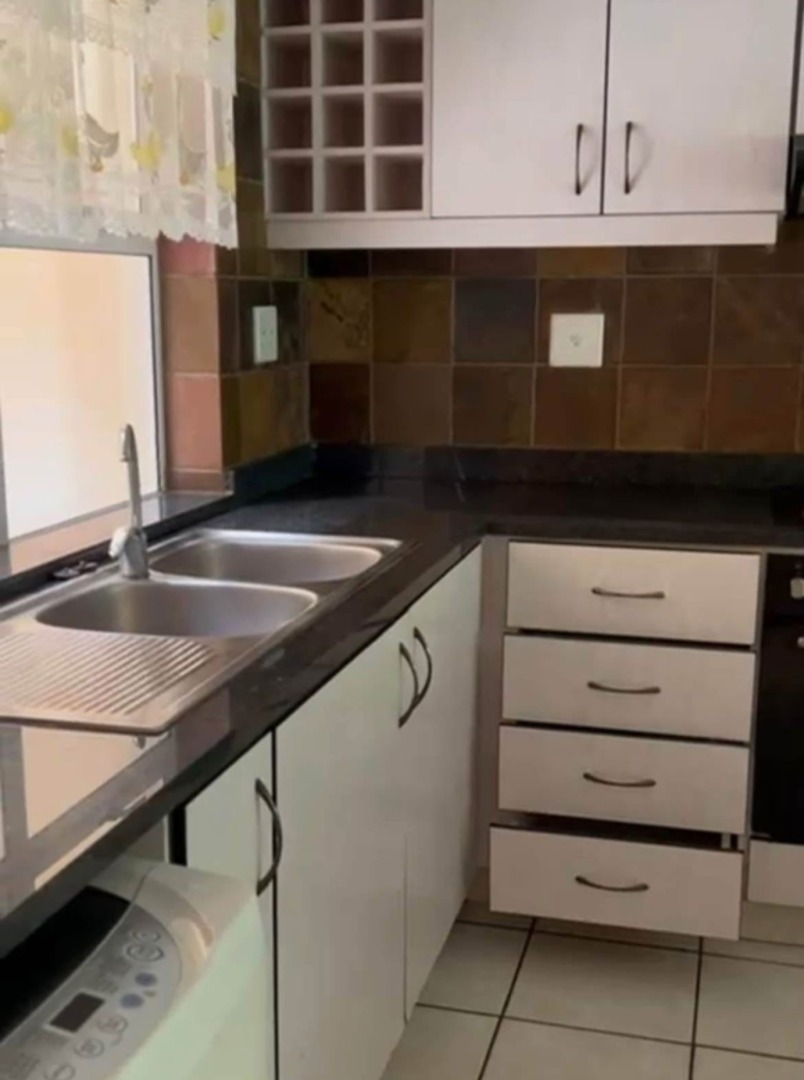 2 Bedroom Property for Sale in Uvongo KwaZulu-Natal