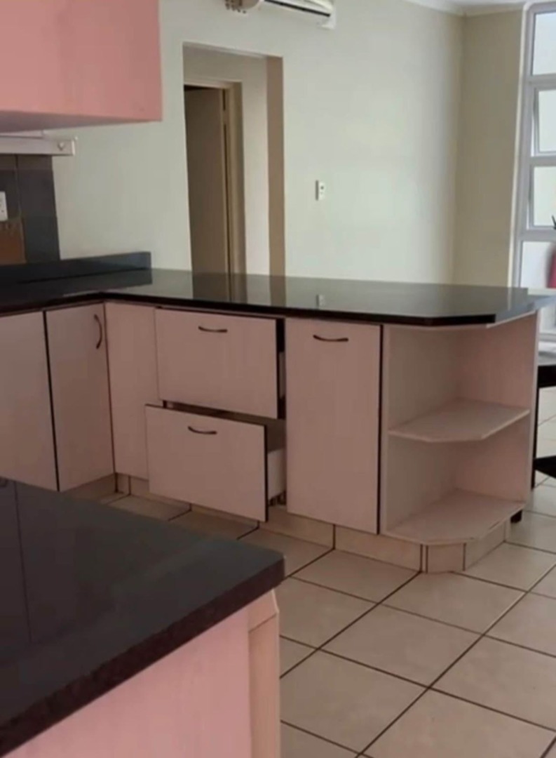 2 Bedroom Property for Sale in Uvongo KwaZulu-Natal