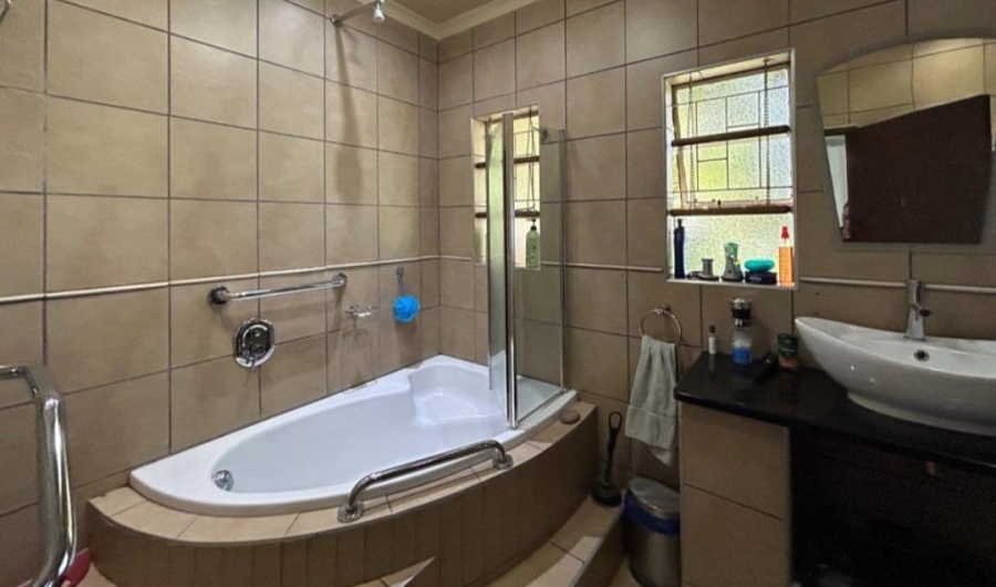 3 Bedroom Property for Sale in Signal Hill KwaZulu-Natal