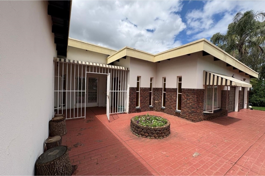 4 Bedroom Property for Sale in Huttenheights KwaZulu-Natal