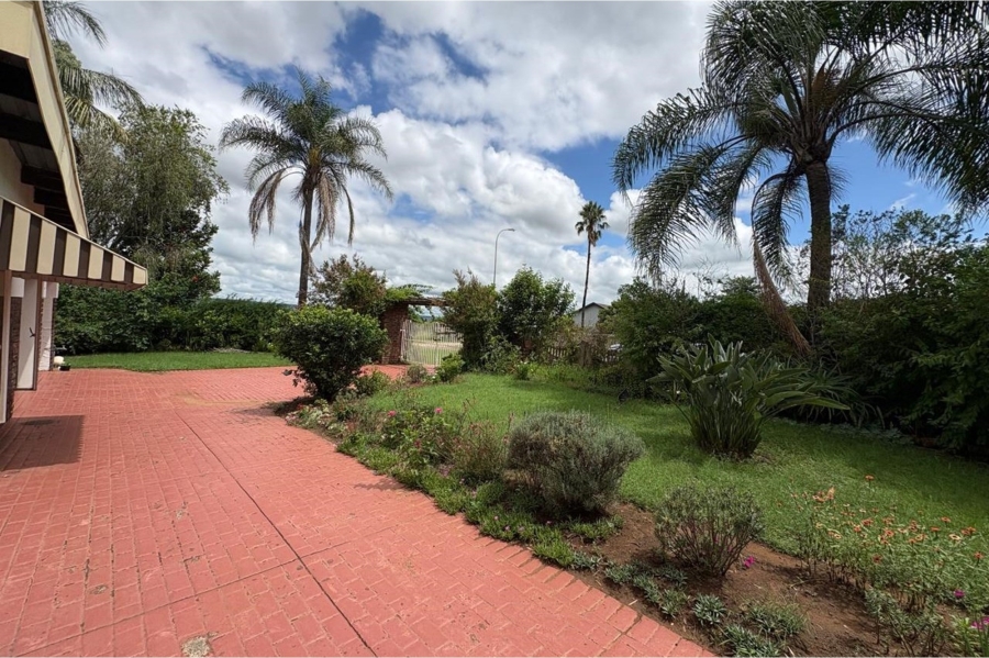 4 Bedroom Property for Sale in Huttenheights KwaZulu-Natal