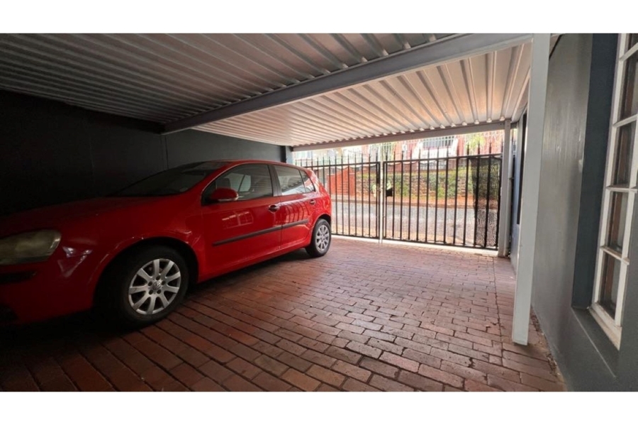 4 Bedroom Property for Sale in Glenwood KwaZulu-Natal