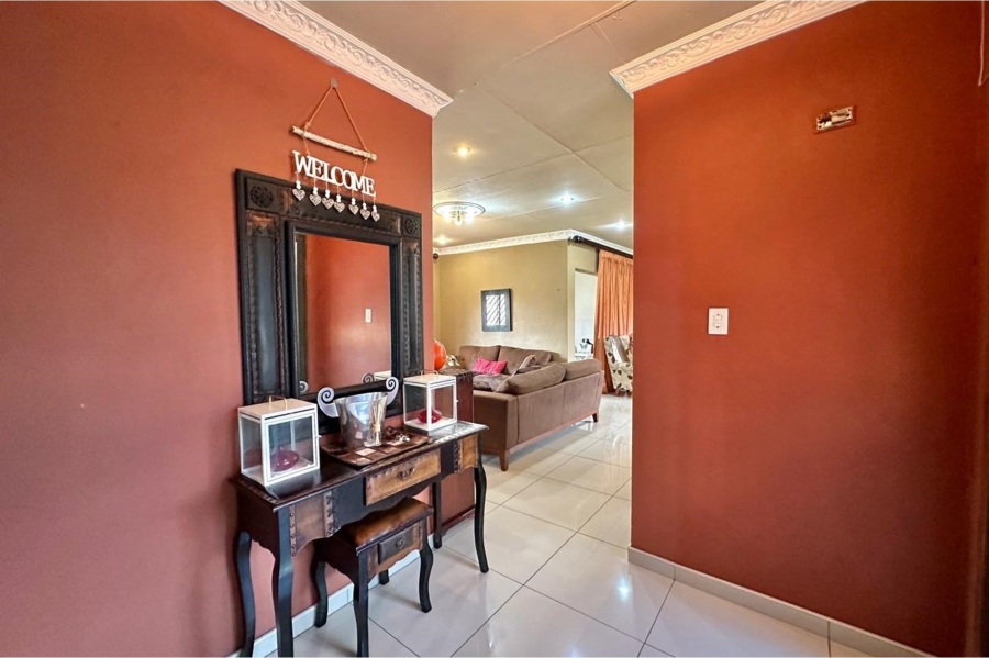 3 Bedroom Property for Sale in Schuinshoogte KwaZulu-Natal