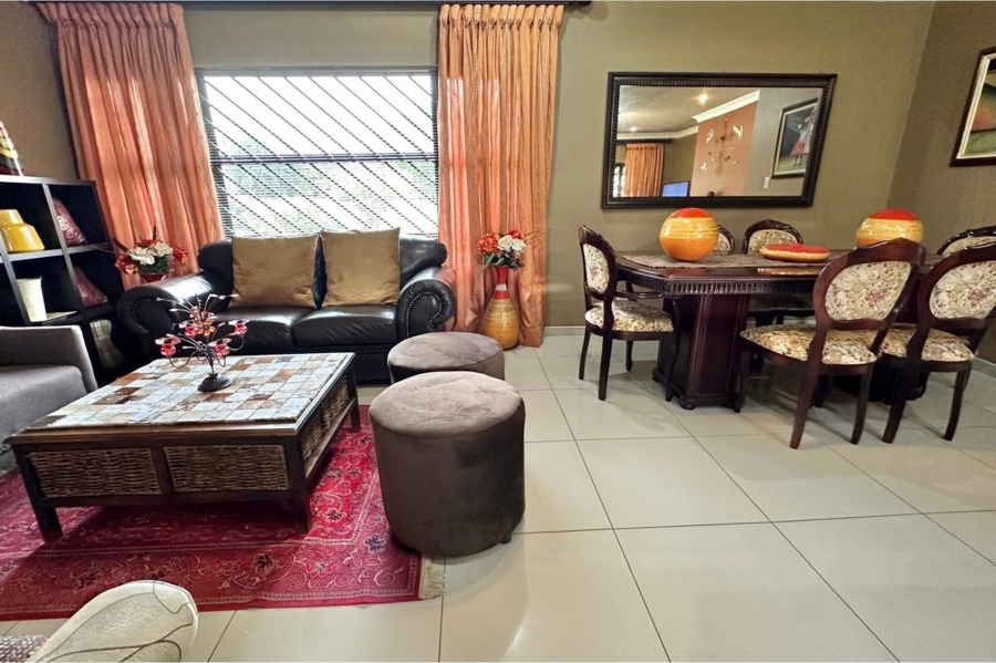 3 Bedroom Property for Sale in Schuinshoogte KwaZulu-Natal