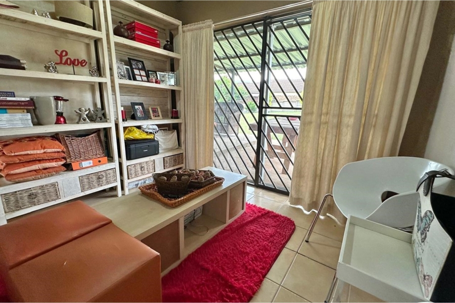 3 Bedroom Property for Sale in Schuinshoogte KwaZulu-Natal