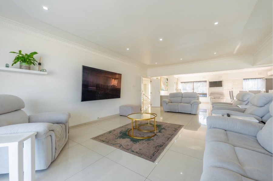 6 Bedroom Property for Sale in Umhlanga KwaZulu-Natal