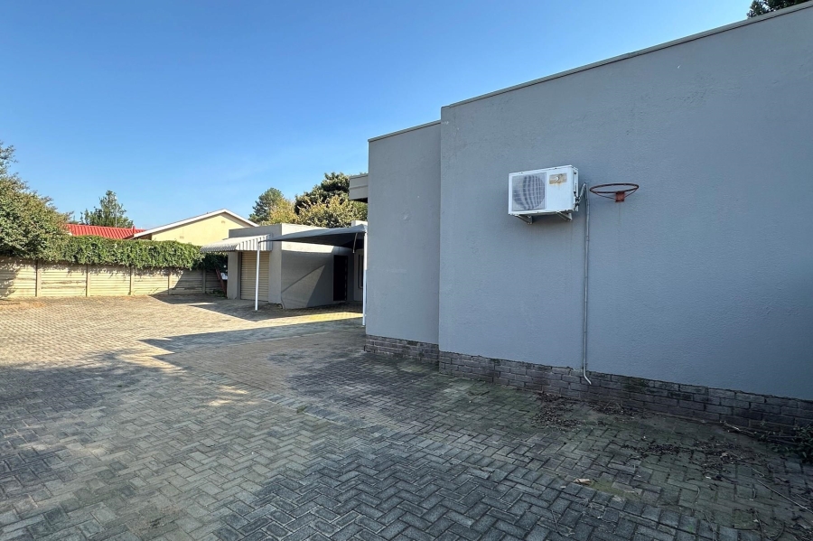 3 Bedroom Property for Sale in Huttenheights KwaZulu-Natal