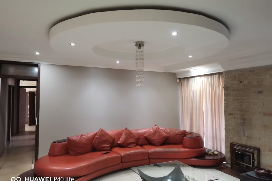 4 Bedroom Property for Sale in Signal Hill KwaZulu-Natal