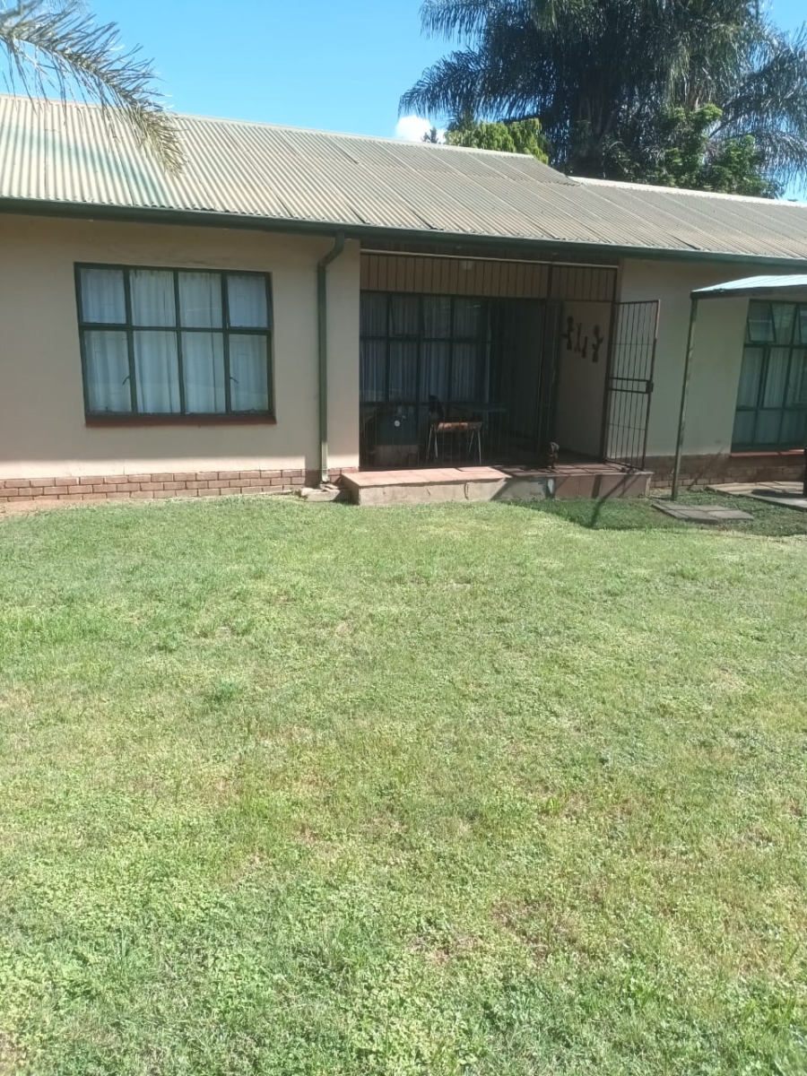 To Let 2 Bedroom Property for Rent in Pioneer Park KwaZulu-Natal