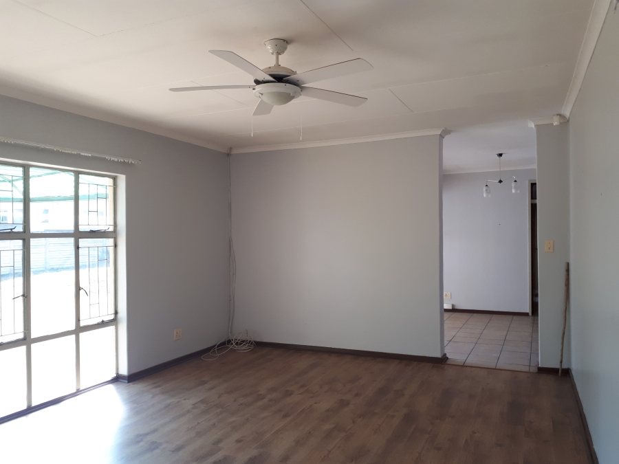 To Let 2 Bedroom Property for Rent in Pioneer Park KwaZulu-Natal