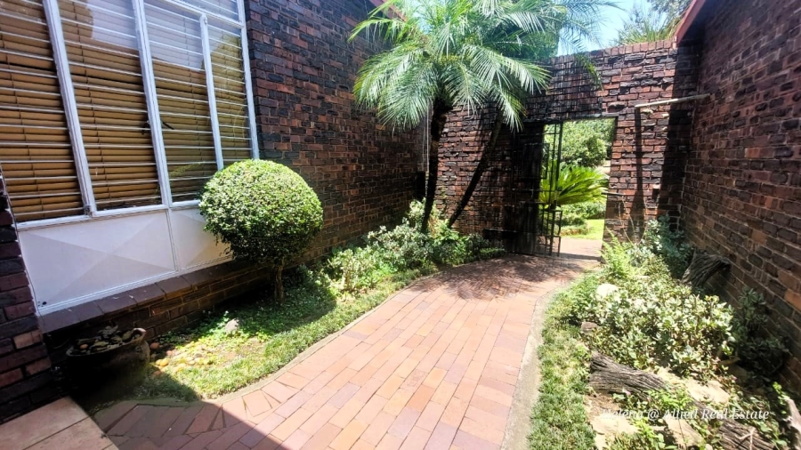 4 Bedroom Property for Sale in Huttenheights KwaZulu-Natal