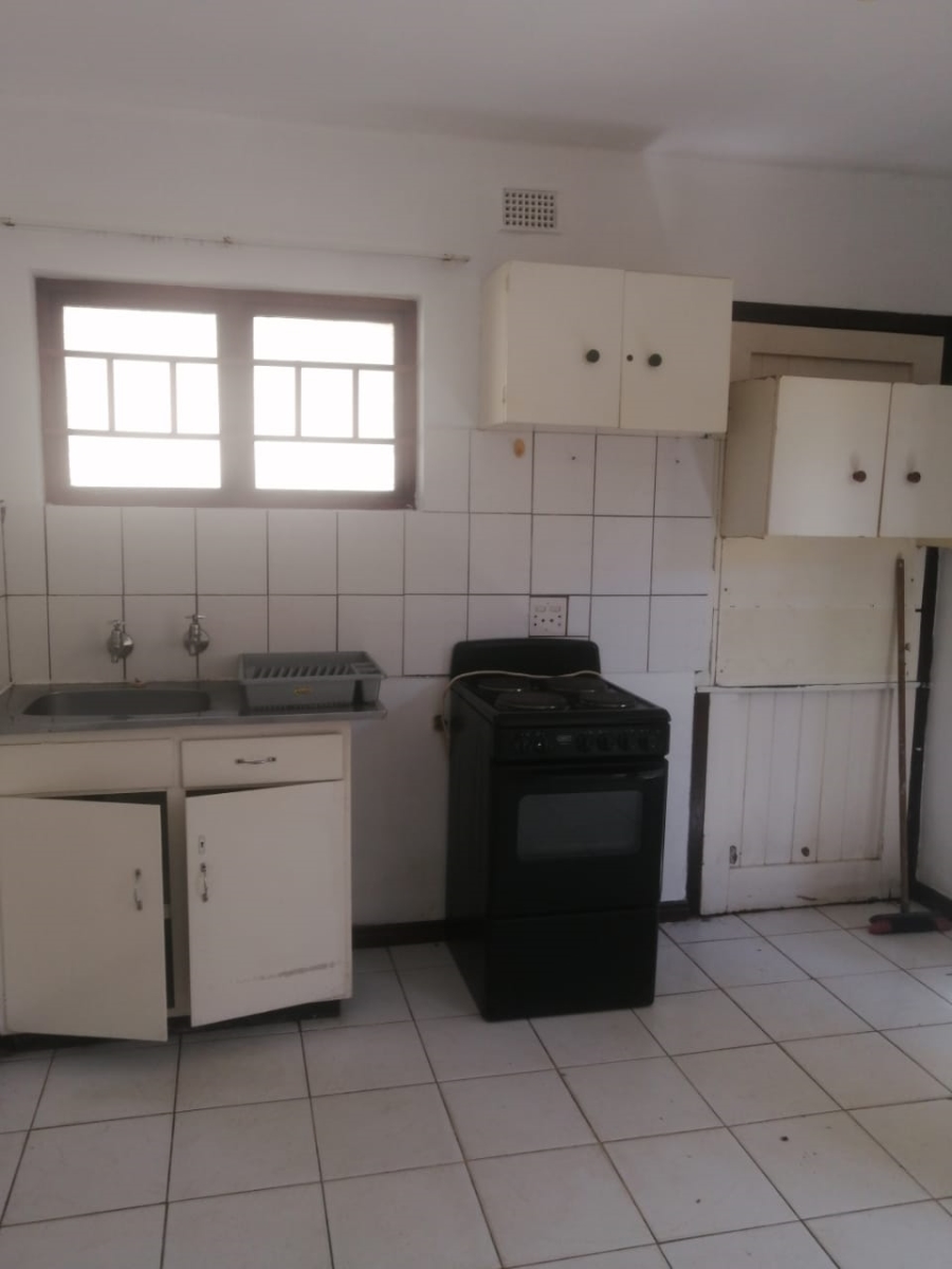 To Let 2 Bedroom Property for Rent in Uvongo KwaZulu-Natal