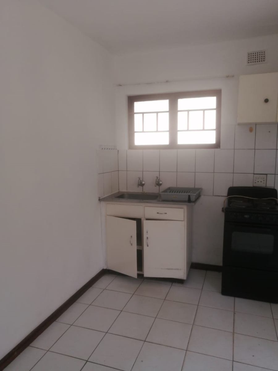 To Let 2 Bedroom Property for Rent in Uvongo KwaZulu-Natal