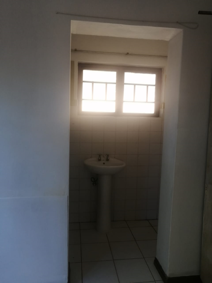 To Let 2 Bedroom Property for Rent in Uvongo KwaZulu-Natal