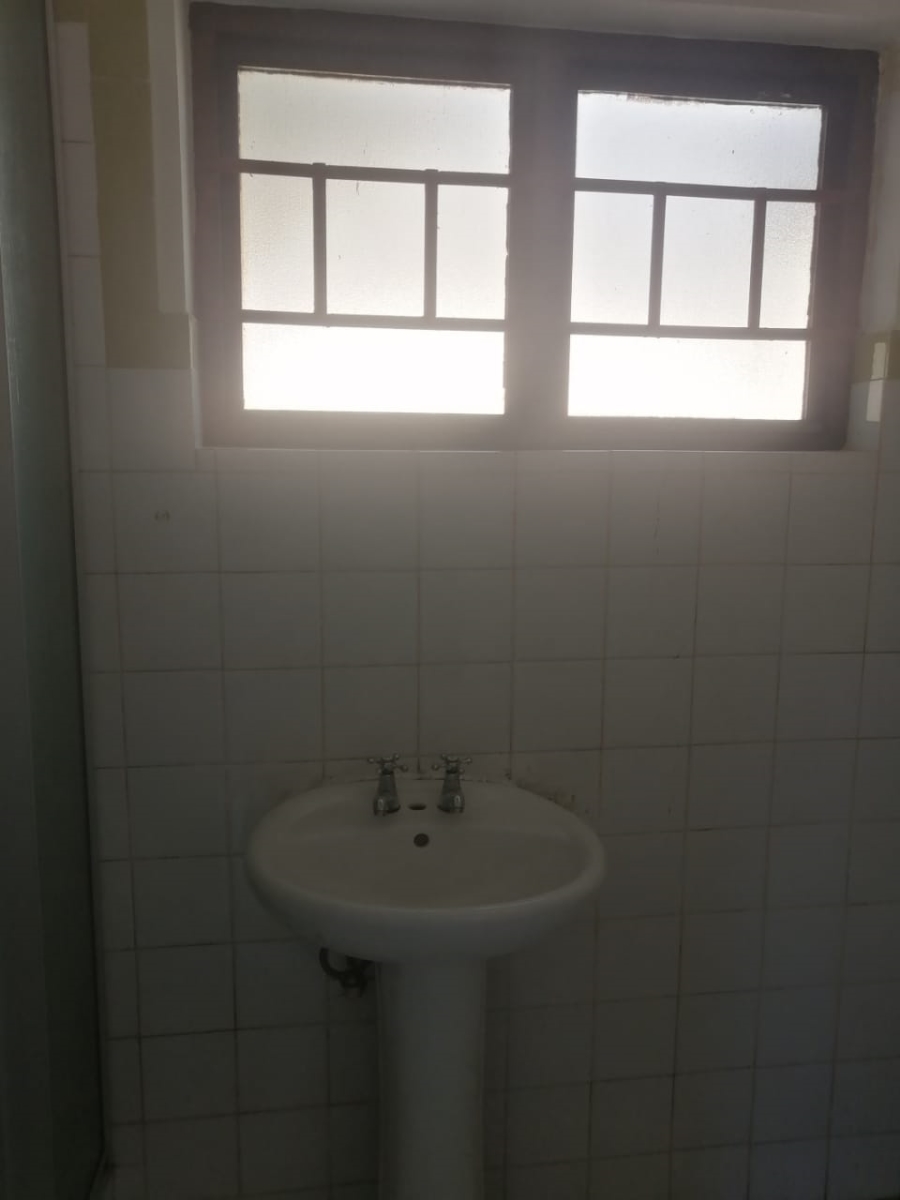 To Let 2 Bedroom Property for Rent in Uvongo KwaZulu-Natal