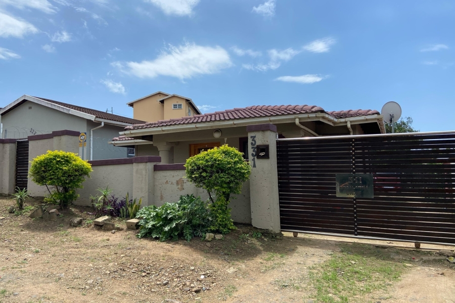 4 Bedroom Property for Sale in Newlands West KwaZulu-Natal