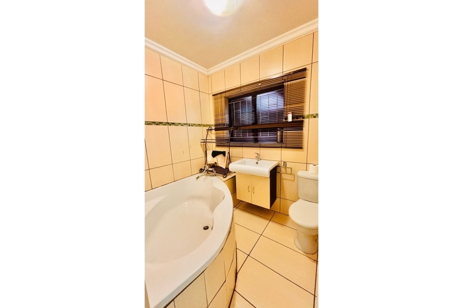 4 Bedroom Property for Sale in Lincoln Meade KwaZulu-Natal
