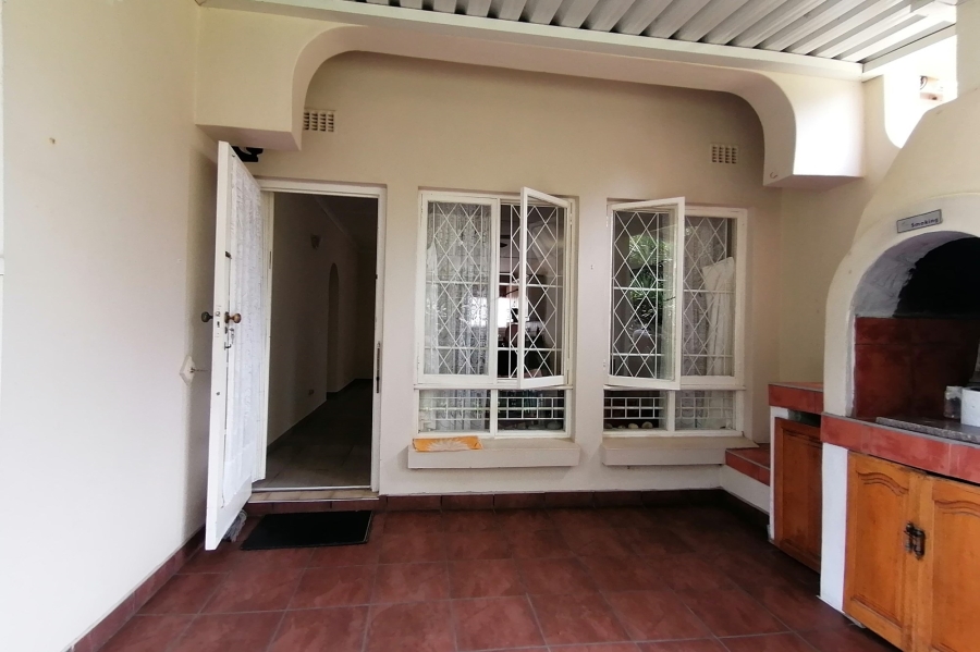 2 Bedroom Property for Sale in Uvongo KwaZulu-Natal