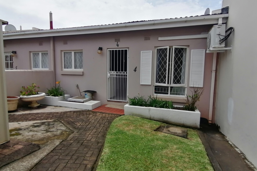 2 Bedroom Property for Sale in Uvongo KwaZulu-Natal