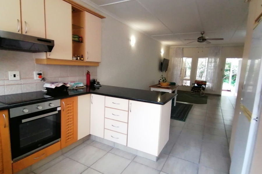 2 Bedroom Property for Sale in Uvongo KwaZulu-Natal