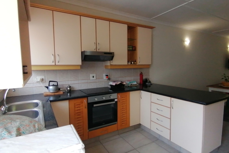 2 Bedroom Property for Sale in Uvongo KwaZulu-Natal