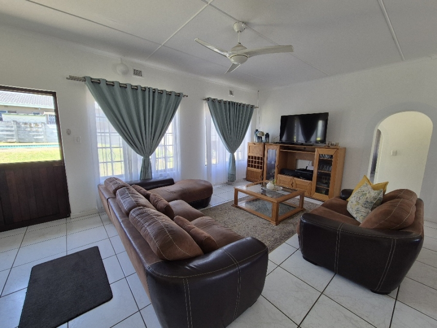 4 Bedroom Property for Sale in Manaba Beach KwaZulu-Natal