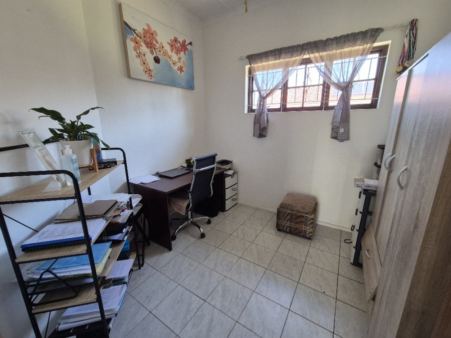 4 Bedroom Property for Sale in Manaba Beach KwaZulu-Natal