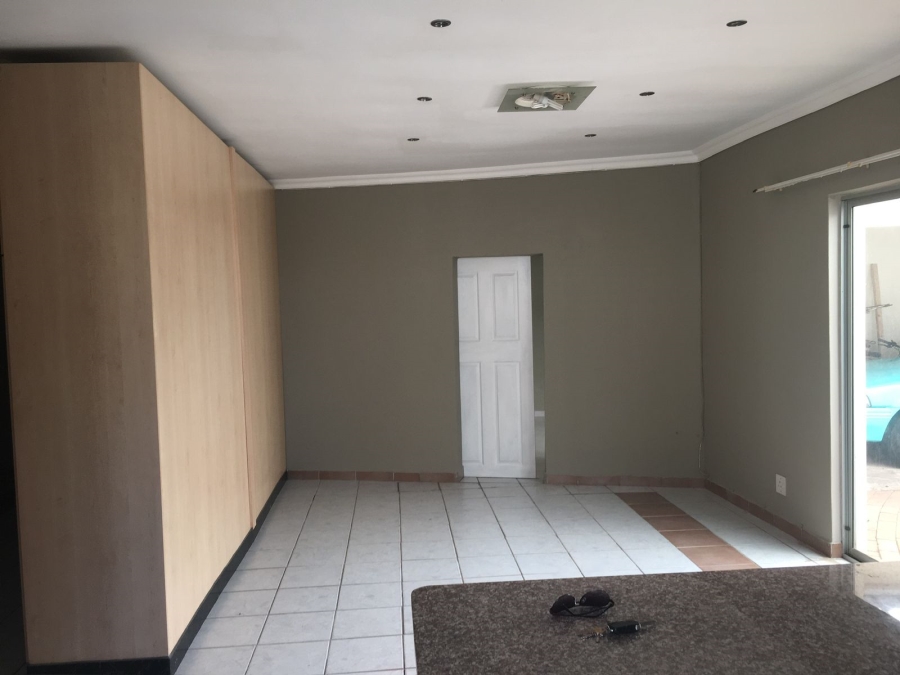 To Let 1 Bedroom Property for Rent in Bluff KwaZulu-Natal