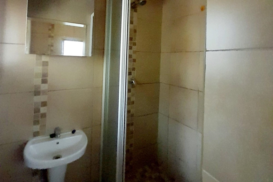 To Let 1 Bedroom Property for Rent in Malvern KwaZulu-Natal