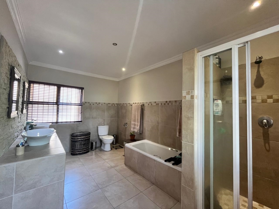 5 Bedroom Property for Sale in Ballito Central KwaZulu-Natal