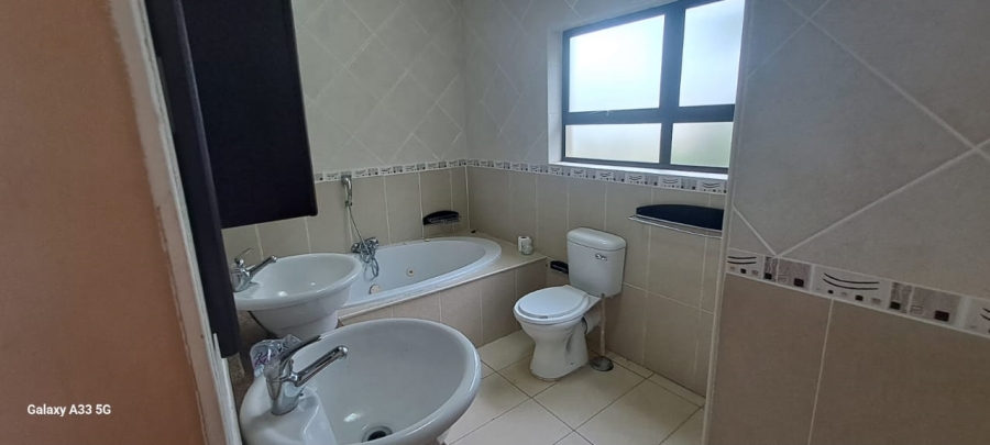 To Let 2 Bedroom Property for Rent in Lawrence Rocks KwaZulu-Natal