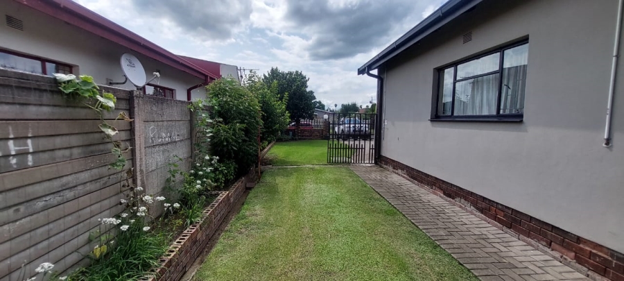 3 Bedroom Property for Sale in Lennoxton KwaZulu-Natal