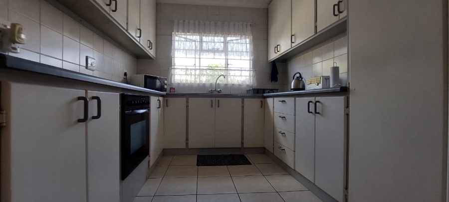 3 Bedroom Property for Sale in Lennoxton KwaZulu-Natal