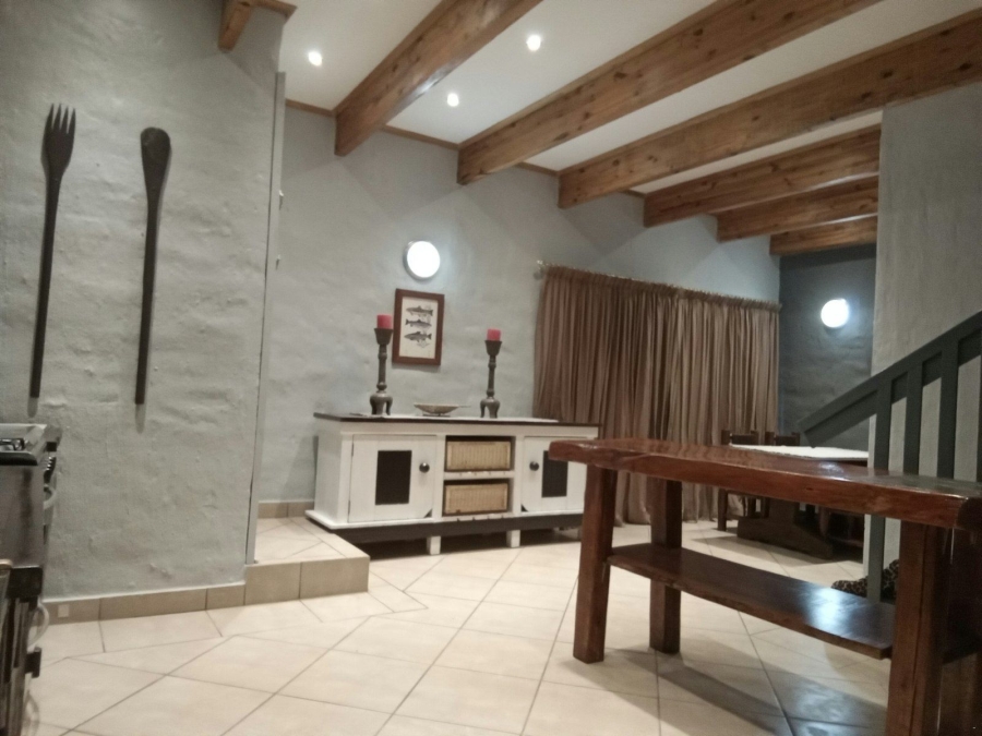 6 Bedroom Property for Sale in Greendale KwaZulu-Natal